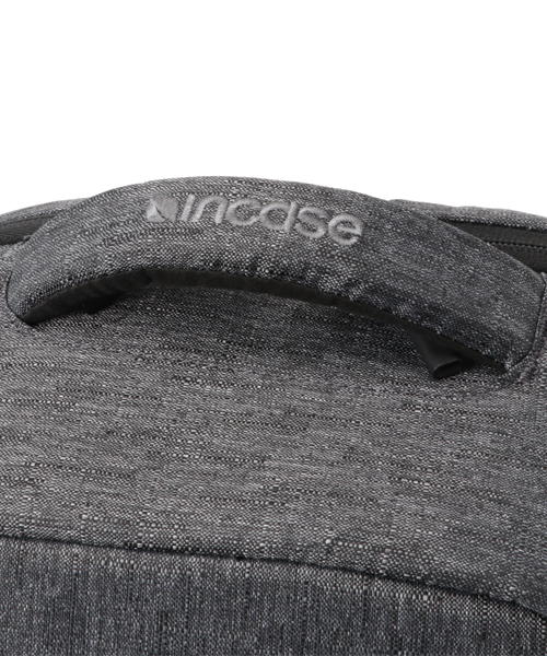 incase(インケース)の「CL55589 Reform Collection Tensaerlite Backpack 13(バックパック/リュック・メンズ・ブラック・ONE SIZE)」の4枚目の写真