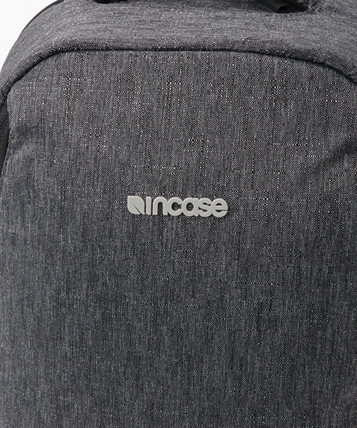 incase(インケース)の「CL55589 Reform Collection Tensaerlite Backpack 13(バックパック/リュック・メンズ・ブラック・ONE SIZE)」の5枚目の写真