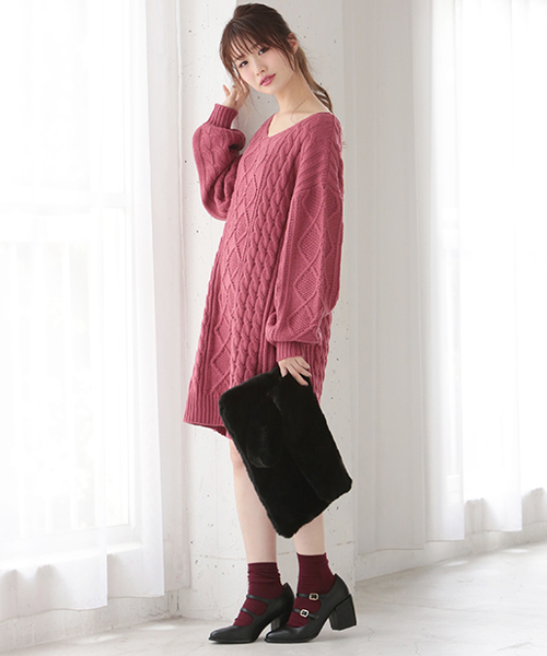 one after another NICE CLAUP（ワンアフターアナザーナイスクラップ）の「ケーブルニットワンピ（ワンピース・レディース・ブラウン/ピンク/アイボリー/ブラック・FREE）」の5枚目の写真