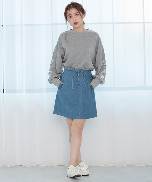 one after another NICE CLAUP（ワンアフターアナザーナイスクラップ）の「袖刺繍裏毛プルオーバー（Tシャツ/カットソー・レディース・トップグレー/アイボリー/ネイビー・FREE）」の13枚目の写真