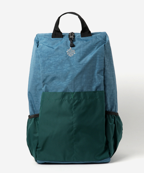 ALDIES（アールディーズ）の「Nocturne Ruck スクエア バックファスナー バックパック（バックパック/リュック・メンズ・ブラック×ピンク/ライトブルー/ネイビー/オレンジ・FREE）」の3枚目の写真