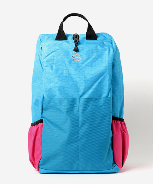 ALDIES（アールディーズ）の「Nocturne Ruck スクエア バックファスナー バックパック（バックパック/リュック・メンズ・ブラック×ピンク/ライトブルー/ネイビー/オレンジ・FREE）」の2枚目の写真