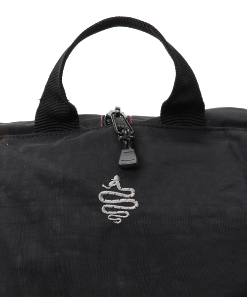 ALDIES（アールディーズ）の「Nocturne Ruck スクエア バックファスナー バックパック（バックパック/リュック・メンズ・ブラック×ピンク/ライトブルー/ネイビー/オレンジ・FREE）」の9枚目の写真