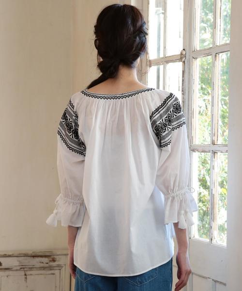coen(コーエン)の「【『リンネル』2017/6月号掲載・Market】コットンエンブロイダリーブラウス(シャツ/ブラウス・レディース・ホワイト/ロイヤルブルー・FREE)」の11枚目の写真