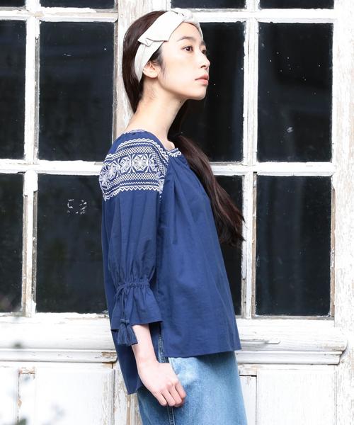 coen(コーエン)の「【『リンネル』2017/6月号掲載・Market】コットンエンブロイダリーブラウス(シャツ/ブラウス・レディース・ホワイト/ロイヤルブルー・FREE)」の3枚目の写真