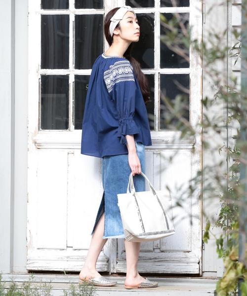 coen(コーエン)の「【『リンネル』2017/6月号掲載・Market】コットンエンブロイダリーブラウス(シャツ/ブラウス・レディース・ホワイト/ロイヤルブルー・FREE)」の4枚目の写真