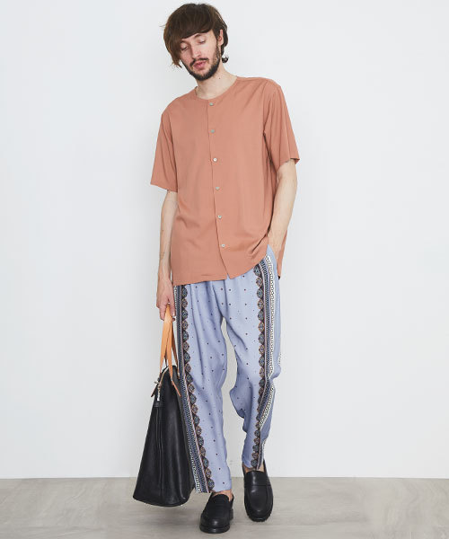 UNITED TOKYO（ユナイテッドトウキョウ）の「ノーカラーシャツ（シャツ/ブラウス・メンズ・ブラック/オフホワイト/ピンク・3/1/2）」の10枚目の写真