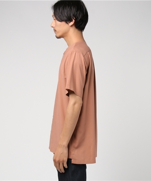 UNITED TOKYO（ユナイテッドトウキョウ）の「ノーカラーシャツ