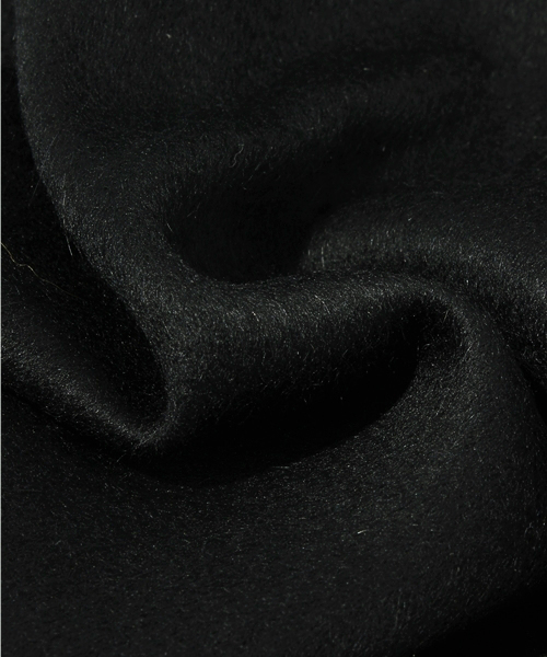 UNITED ARROWS（ユナイテッドアローズ）の「BEGG W/ANG SLD 65*180（マフラー・レディース・オフホワイト/ブラック/ベージュ/レッド・フリー）」の6枚目の写真