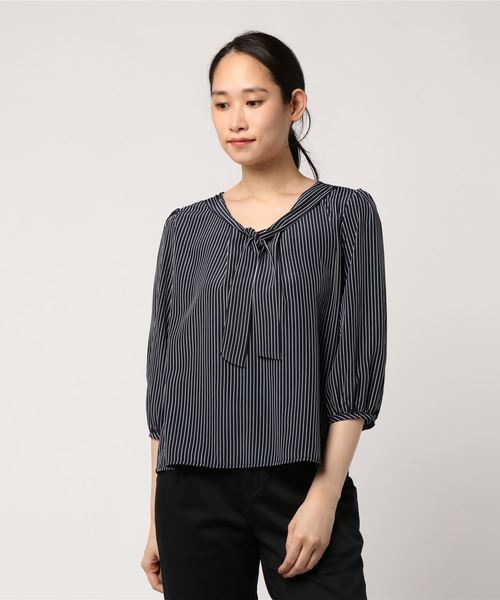 Sens de vie(サンスドゥウ゛ィ)の「Sdv デシンプリントブラウス(シャツ/ブラウス・レディース・ネイビー/グレー・MEDIUM/LARGE)」の2枚目の写真