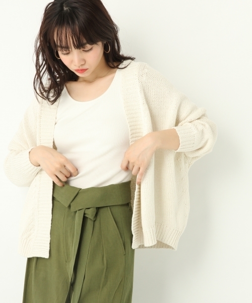 A part by（アパートバイ）の「1.5GClリリーヤーンカーディガン8S 　786959（カーディガン/ボレロ・レディース・ホワイト/ネイビー/グリーン/ピンク・FREE）」の2枚目の写真