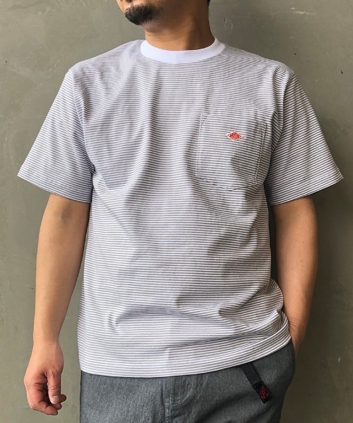 DANTON（ダントン）の「[DANTON/ダントン] クルーネックポケットTシャツ（Tシャツ/カットソー・レディース・ベージュ/ネイビー/ブラック/グレー/レッド/ホワイト/ホワイト×ネイビー/サーモンピンク/ライトブルー/ヘザーチャコール/テラコッタ/オリーブ/ホワイト×グレー/マスタード/ブラウン/ダークグリーン/サンドベージュ/ダークブラウン/チャコールグレー/ブルーグレー/ブルー系その他/オレンジ/クリーム/モカ/アッシュグレー/グリーン/ライトベージュ/グリーン系その他/ウッド/イエロー/チャコール/パープル/イエロー系/グレイッシュベージュ/ネイビー系/ミント/ダークネイビー/バーガンディー/ワイン・38/42/40/46/44/36/34）」の2枚目の写真