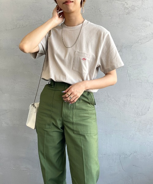 DANTON（ダントン）の「[DANTON/ダントン] クルーネックポケットTシャツ（Tシャツ/カットソー・レディース・ベージュ/ネイビー/ブラック/グレー/レッド/ホワイト/ホワイト×ネイビー/サーモンピンク/ライトブルー/ヘザーチャコール/テラコッタ/オリーブ/ホワイト×グレー/マスタード/ブラウン/ダークグリーン/サンドベージュ/ダークブラウン/チャコールグレー/ブルーグレー/ブルー系その他/オレンジ/クリーム/モカ/アッシュグレー/グリーン/ライトベージュ/グリーン系その他/ウッド/イエロー/チャコール/パープル/イエロー系/グレイッシュベージュ/ネイビー系/ミント/ダークネイビー/バーガンディー/ワイン・38/42/40/46/44/36/34）」の20枚目の写真