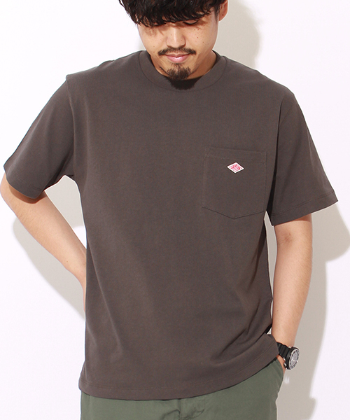 DANTON（ダントン）の「[DANTON/ダントン] クルーネックポケットTシャツ（Tシャツ/カットソー・レディース・ベージュ/ネイビー/ブラック/グレー/レッド/ホワイト/ホワイト×ネイビー/サーモンピンク/ライトブルー/ヘザーチャコール/テラコッタ/オリーブ/ホワイト×グレー/マスタード/ブラウン/ダークグリーン/サンドベージュ/ダークブラウン/チャコールグレー/ブルーグレー/ブルー系その他/オレンジ/クリーム/モカ/アッシュグレー/グリーン/ライトベージュ/グリーン系その他/ウッド/イエロー/チャコール/パープル/イエロー系/グレイッシュベージュ/ネイビー系/ミント/ダークネイビー/バーガンディー/ワイン・38/42/40/46/44/36/34）」の5枚目の写真