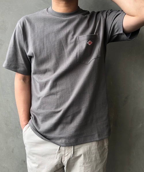 DANTON（ダントン）の「[DANTON/ダントン] クルーネックポケットTシャツ（Tシャツ/カットソー・レディース・ベージュ/ネイビー/ブラック/グレー/レッド/ホワイト/ホワイト×ネイビー/サーモンピンク/ライトブルー/ヘザーチャコール/テラコッタ/オリーブ/ホワイト×グレー/マスタード/ブラウン/ダークグリーン/サンドベージュ/ダークブラウン/チャコールグレー/ブルーグレー/ブルー系その他/オレンジ/クリーム/モカ/アッシュグレー/グリーン/ライトベージュ/グリーン系その他/ウッド/イエロー/チャコール/パープル/イエロー系/グレイッシュベージュ/ネイビー系/ミント/ダークネイビー/バーガンディー/ワイン・38/42/40/46/44/36/34）」の6枚目の写真