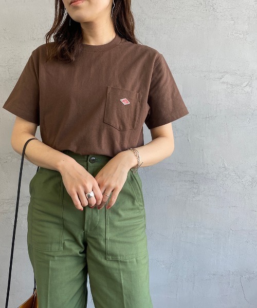 DANTON（ダントン）の「[DANTON/ダントン] クルーネックポケットTシャツ（Tシャツ/カットソー・レディース・ベージュ/ネイビー/ブラック/グレー/レッド/ホワイト/ホワイト×ネイビー/サーモンピンク/ライトブルー/ヘザーチャコール/テラコッタ/オリーブ/ホワイト×グレー/マスタード/ブラウン/ダークグリーン/サンドベージュ/ダークブラウン/チャコールグレー/ブルーグレー/ブルー系その他/オレンジ/クリーム/モカ/アッシュグレー/グリーン/ライトベージュ/グリーン系その他/ウッド/イエロー/チャコール/パープル/イエロー系/グレイッシュベージュ/ネイビー系/ミント/ダークネイビー/バーガンディー/ワイン・38/42/40/46/44/36/34）」の13枚目の写真