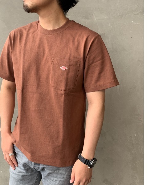 DANTON（ダントン）の「[DANTON/ダントン] クルーネックポケットTシャツ（Tシャツ/カットソー・レディース・ベージュ/ネイビー/ブラック/グレー/レッド/ホワイト/ホワイト×ネイビー/サーモンピンク/ライトブルー/ヘザーチャコール/テラコッタ/オリーブ/ホワイト×グレー/マスタード/ブラウン/ダークグリーン/サンドベージュ/ダークブラウン/チャコールグレー/ブルーグレー/ブルー系その他/オレンジ/クリーム/モカ/アッシュグレー/グリーン/ライトベージュ/グリーン系その他/ウッド/イエロー/チャコール/パープル/イエロー系/グレイッシュベージュ/ネイビー系/ミント/ダークネイビー/バーガンディー/ワイン・38/42/40/46/44/36/34）」の14枚目の写真