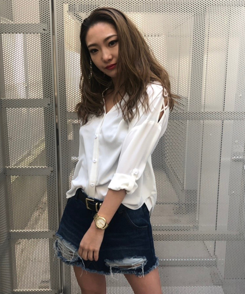 ENVYM（アンビー）の「ショルダースピンドルＳＨ（シャツ/ブラウス・レディース・ホワイト/ブラック/ベージュ・FREE）」の2枚目の写真