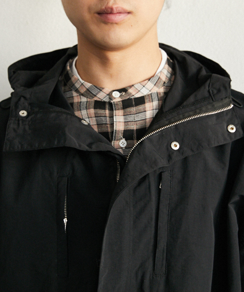 PairPair(ペアペア)の「ナイロンマウンテンパーカー(マウンテンパーカー・メンズ・ブラック/カーキ・FREE)」の5枚目の写真