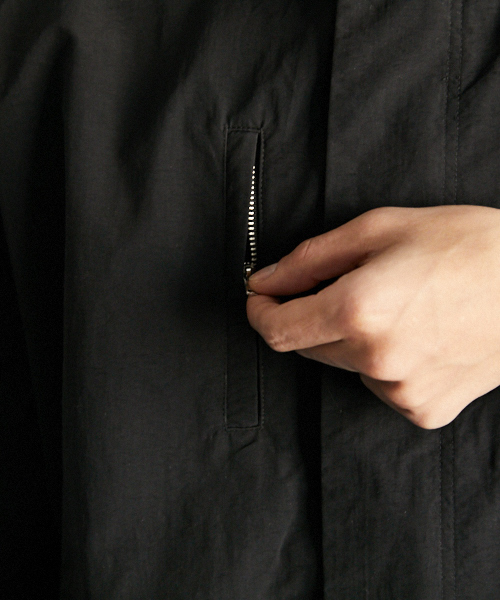 PairPair(ペアペア)の「ナイロンマウンテンパーカー(マウンテンパーカー・メンズ・ブラック/カーキ・FREE)」の8枚目の写真