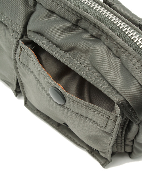 PORTER（ポーター）の「PORTER TANKER SHOULDER BAG <B印 YOSHIDA SELECT>（ショルダーバッグ・メンズ・ブラック系その他・ONE SIZE）」の12枚目の写真