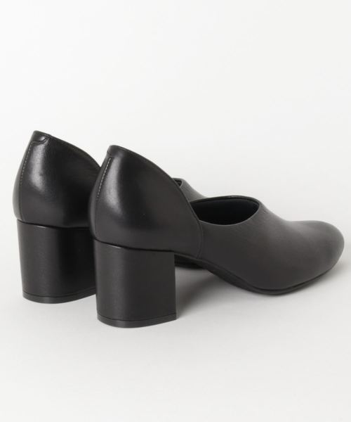 HIPS(ヒップス)の「サイドカットブーティ(ブーツ・レディース・ブラック/グレー/グレイッシュベージュ・22.5cm/23.5cm/24cm/24.5cm/23cm)」の4枚目の写真