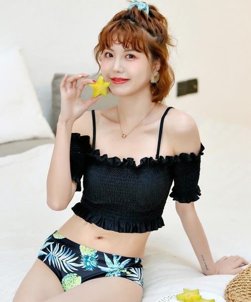 TeddyShop（テディショップ）の「レディース水着 オフショル風2WAYシャーリングフリルビキニ 2点セット（水着・レディース・ブルーグレー/ブラックミックス/ダークネイビー/グリーン/ブラック/ブラウン系その他/ネイビー/ブラウン/ブラック系その他・S/L/M/XL）」の4枚目の写真