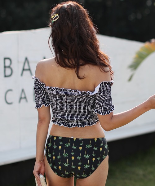 TeddyShop（テディショップ）の「レディース水着 オフショル風2WAYシャーリングフリルビキニ 2点セット（水着・レディース・ブルーグレー/ブラックミックス/ダークネイビー/グリーン/ブラック/ブラウン系その他/ネイビー/ブラウン/ブラック系その他・S/L/M/XL）」の15枚目の写真