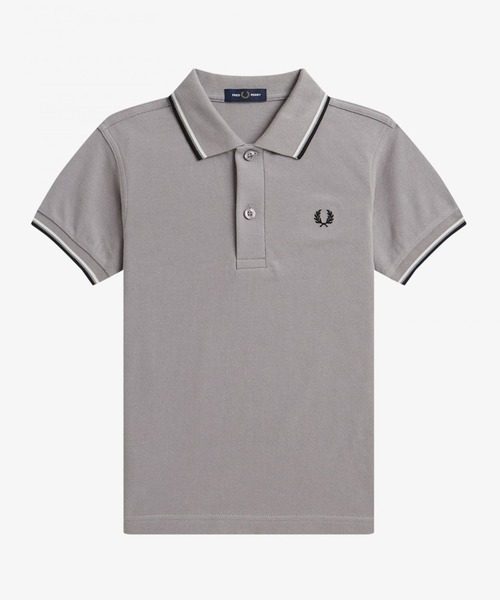 FRED PERRY(フレッドペリー)の「Kids Twin Tipped Fred Perry Shirt/キッズ ツインティップラインポロシャツ(ポロシャツ・キッズ・ブルー/グリーン系その他2/レッド/ネイビー/グレー/ピンク/ブルーグラス/ブラック×ホワイト/イエロー×ブラック/ブラック/セージグリーン/ブラック系その他/レッド系その他/サックスブルー/パープル/グリーン/ダークグレー/ネイビー×ホワイト/ブラック×イエロー/グレイッシュブルー/ゴールド/カーキ/ホワイト/ブルー系その他2/ブラック×ブルー/ライトブルー/オリーブ/グレー系その他2/ホワイト系その他/ブラック系その他2/チャコールグレー/グレイッシュベージュ/ネイビー系/グリーン系その他3/ブルー系その他3/ホワイト系その他2/ブルー系その他4/ネイビー系1/ブラック系その他3/ブルー系その他5/ブルー系その他6/ホワイト系その他3/ネイビー系3/グレー系その他4/オートミール/モスグリーン/ベージュ/ブルー系/ブルー系1/グリーン系その他5/ピンク系1/ネイビー系4/グリーン系その他4/ライトベージュ/グリーン系その他6/ホワイト系その他4/ブルー系2/サックスブルー系/ミント/ベージュ系その他/レッド系その他2/ブルー系3・6-7/8-9/2-3/4-5)」の14枚目の写真