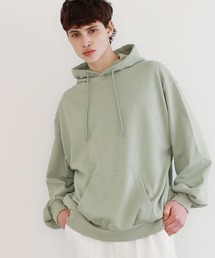 LILL（リル）の「スモーキートーンドロップショルダー袖ボリュームサイドスリットプルオーバーパーカー（パーカー・メンズ）」