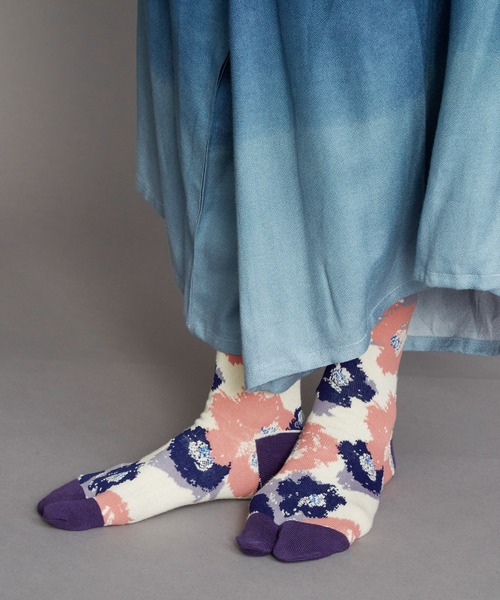 カヤ（カヤ）の「【カヤ】足袋型くつ下23～25cm モダン椿（ソックス/靴下・レディース・ピンク/ブルー/グリーン・FREE）」の5枚目の写真