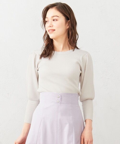 Feroux（フェルゥ）の「【前後着用可】RIBデザインパフ ニット（ニット/セーター・レディース・ベージュ系/ブラック系/ライラック系・2）」の3枚目の写真