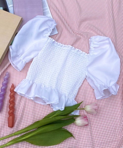 WC(ダブル シー)の「シャーリング半袖ブラウス(シャツ/ブラウス・レディース・ホワイト/ブラック・FREE)」の1枚目の写真