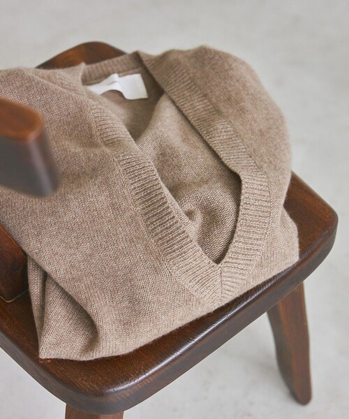 TODAYFUL（トゥデイフル）の「【TODAYFUL(トゥデイフル)】Vネックカシミヤニット 12120518（ニット/セーター・レディース・ブラウン/グレー・FREE）」の18枚目の写真