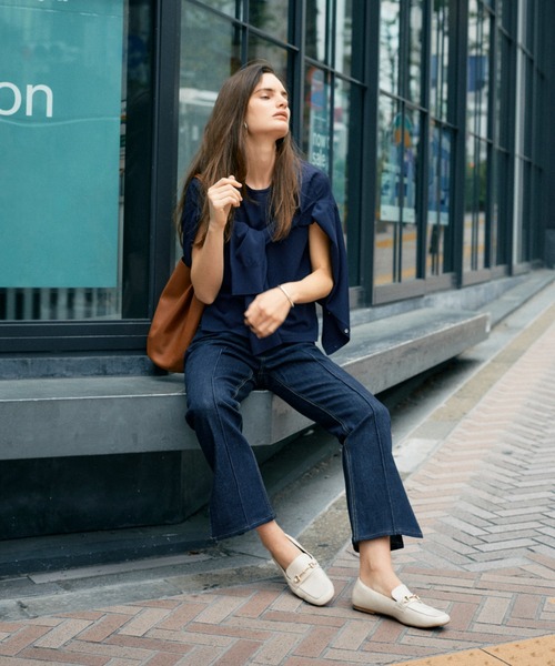 koe（コエ）の「サイドスリットフレアデニムパンツ*（デニムパンツ・レディース・ワンウォッシュ/ライトインディゴブルー・M/S/L）」の18枚目の写真