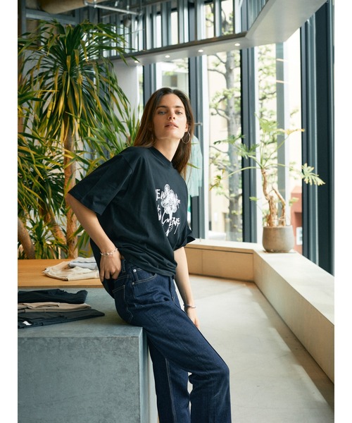 koe（コエ）の「サイドスリットフレアデニムパンツ*（デニムパンツ・レディース・ワンウォッシュ/ライトインディゴブルー・M/S/L）」の21枚目の写真