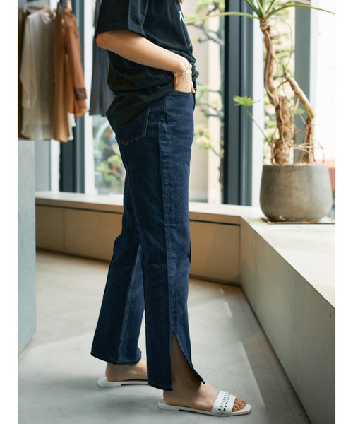 koe（コエ）の「サイドスリットフレアデニムパンツ*（デニムパンツ・レディース・ワンウォッシュ/ライトインディゴブルー・M/S/L）」の14枚目の写真