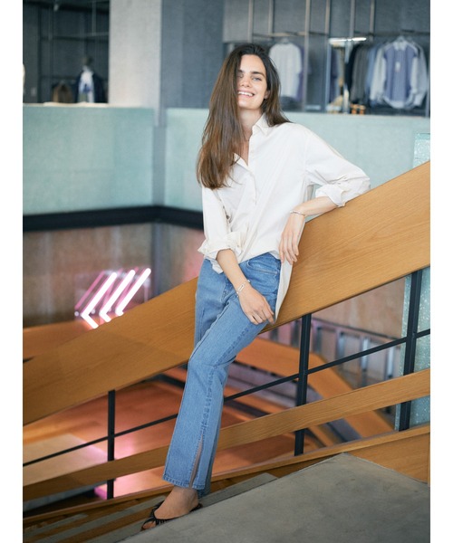 koe（コエ）の「サイドスリットフレアデニムパンツ*（デニムパンツ・レディース・ワンウォッシュ/ライトインディゴブルー・M/S/L）」の9枚目の写真