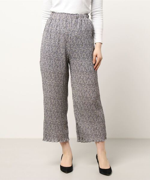 ehka sopo(エヘカソポ)の「花柄プリーツパンツ(その他パンツ・レディース・キナリ/ブラック/サックスブルー・フリ-)」の3枚目の写真