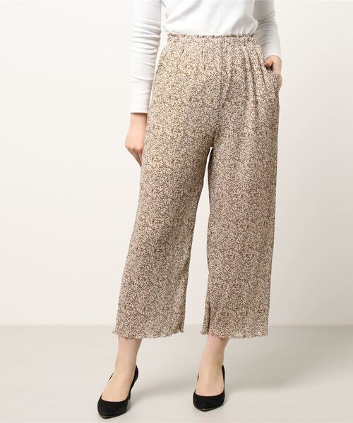 ehka sopo(エヘカソポ)の「花柄プリーツパンツ(その他パンツ・レディース・キナリ/ブラック/サックスブルー・フリ-)」の2枚目の写真