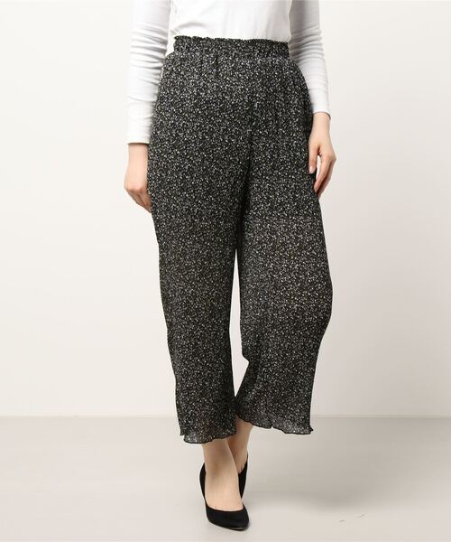 ehka sopo(エヘカソポ)の「花柄プリーツパンツ(その他パンツ・レディース・キナリ/ブラック/サックスブルー・フリ-)」の1枚目の写真