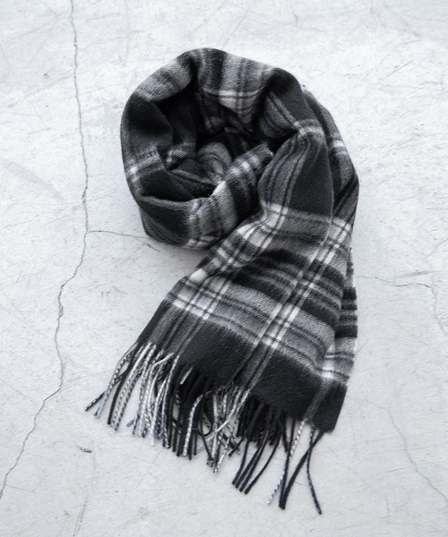 A part by（アパートバイ）の「カシミヤWチェックストール　953289（ストール/ショール・レディース・アイボリー/ブラック・FREE）」の10枚目の写真