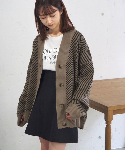 tiptop(ティップトップ)の「ヘリンボーンVネックBIGカーディガン(カーディガン/ボレロ・レディース・ブラック/ブラウン/アイボリー/ダークブラウン・FREE)」の22枚目の写真