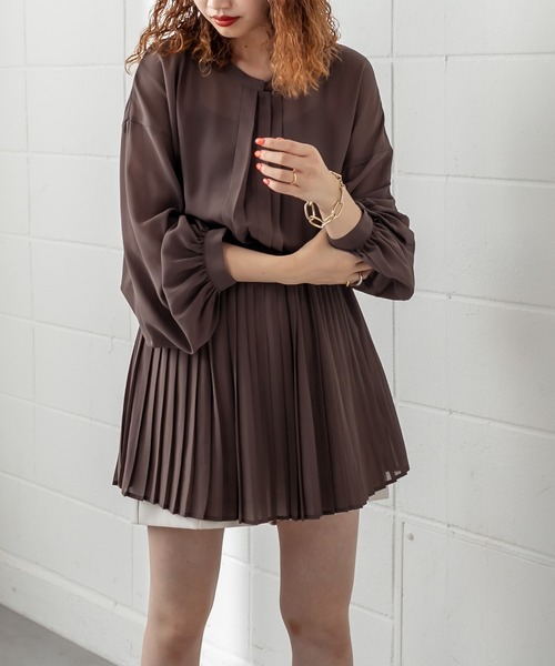 mystic（ミスティック）の「ジョーゼットプリーツチュニック（シャツ/ブラウス・レディース・チャコールグレー/オフホワイト/キャメル・FREE）」の5枚目の写真