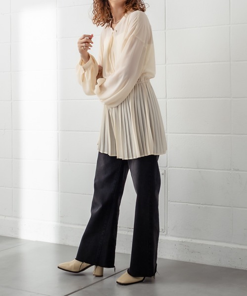 mystic（ミスティック）の「ジョーゼットプリーツチュニック（シャツ/ブラウス・レディース・チャコールグレー/オフホワイト/キャメル・FREE）」の4枚目の写真
