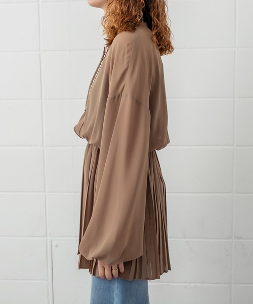 mystic（ミスティック）の「ジョーゼットプリーツチュニック（シャツ/ブラウス・レディース・チャコールグレー/オフホワイト/キャメル・FREE）」の7枚目の写真