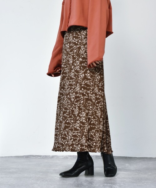 RETRO GIRL(レトロガール)の「マーメイド゙細プリーツSK(スカート・レディース・ブラウン/オフホワイト/ブラック系その他/ホワイト系その他/グリーン/ブラック/ブラウン系その他・FREE)」の6枚目の写真