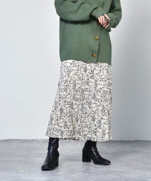RETRO GIRL(レトロガール)の「マーメイド゙細プリーツSK(スカート・レディース・ブラウン/オフホワイト/ブラック系その他/ホワイト系その他/グリーン/ブラック/ブラウン系その他・FREE)」の2枚目の写真
