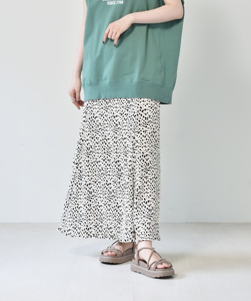 RETRO GIRL(レトロガール)の「マーメイド゙細プリーツSK(スカート・レディース・ブラウン/オフホワイト/ブラック系その他/ホワイト系その他/グリーン/ブラック/ブラウン系その他・FREE)」の10枚目の写真