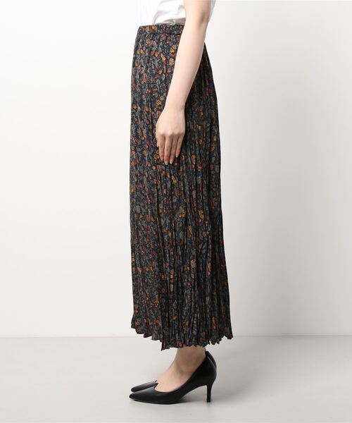 Lugnoncure（ルノンキュール）の「レトロ花柄ランダムプリーツスカート（スカート・レディース・ネイビー/オレンジ/グリーン・ﾌﾘ-）」の7枚目の写真